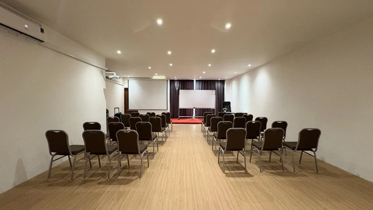Foto suasana bilik latihan seminar Calestra Taman Molek Johor Bahru